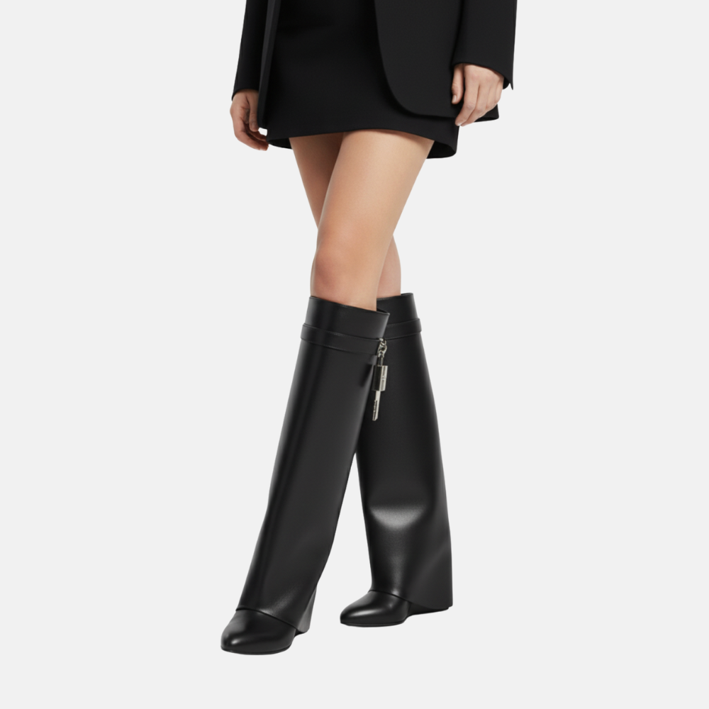 Briss | Hohe Damenstiefel – Stiefel mit Keilabsatz und Schloss-Detail