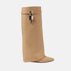 Briss | Hohe Damenstiefel – Stiefel mit Keilabsatz und Schloss-Detail